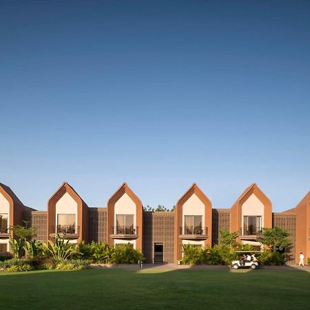 Radisson Resort & Spa Kandla Gāndhīdhām Exterior foto